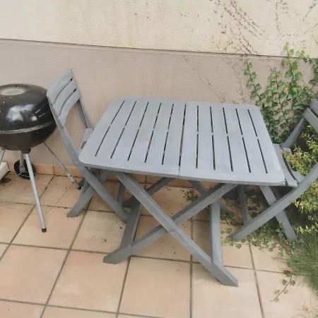 Apartment T1 Bis Pres De L'etang Au Duc
